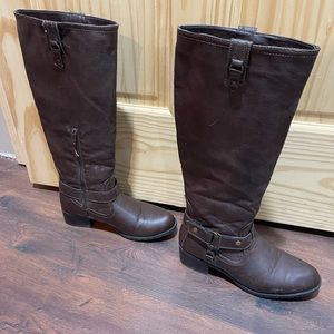 Womens knee high brown boots. Size 7 1/2